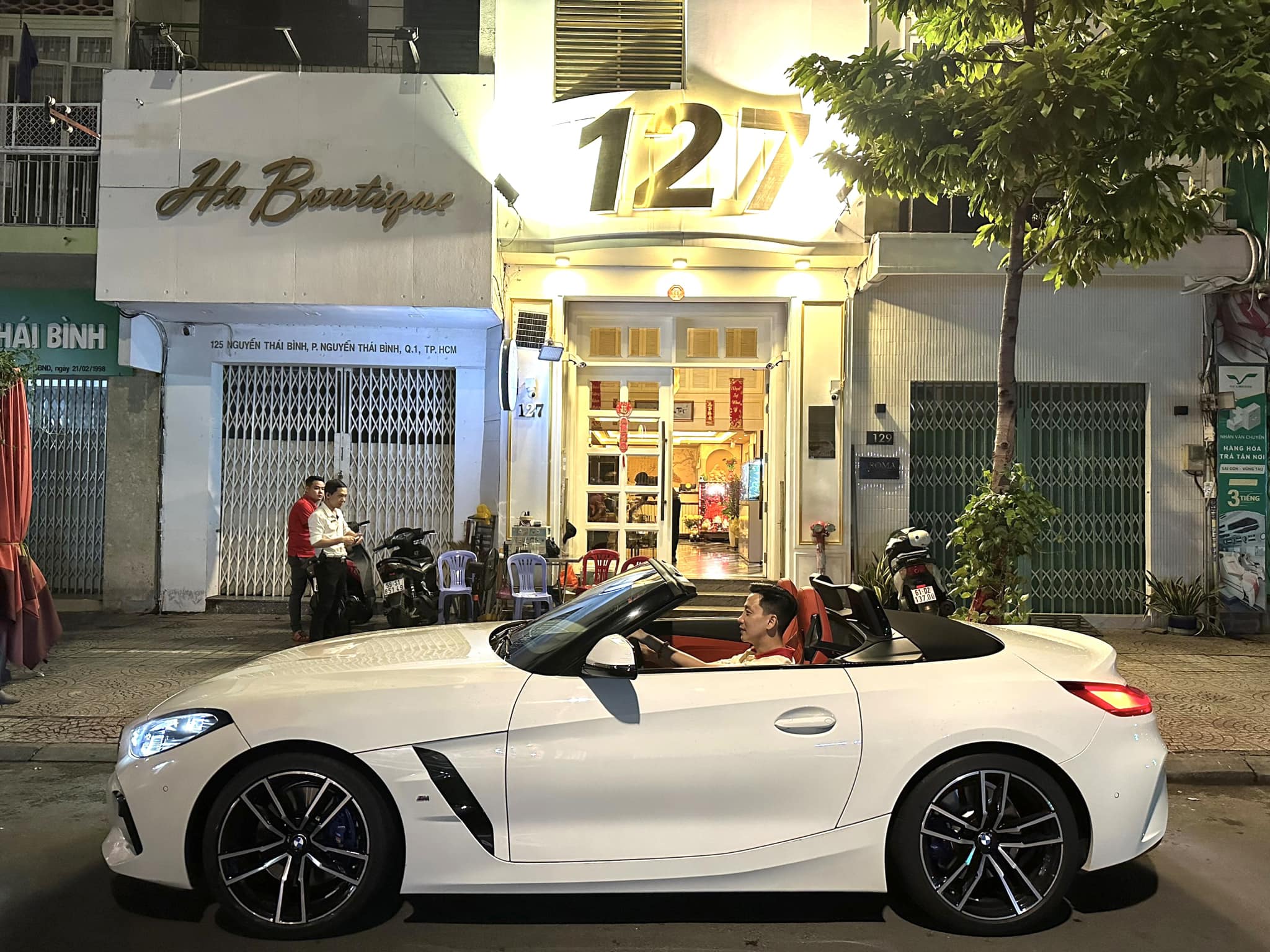 BB Restaurant 내부 다이닝 공간 1