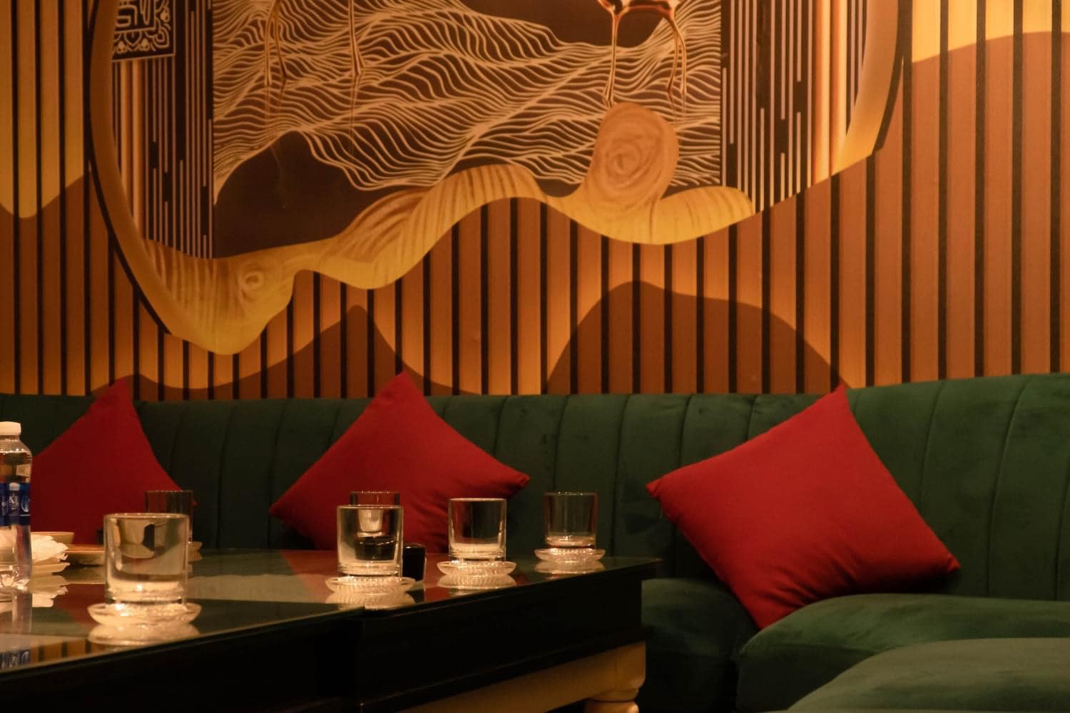 BB Restaurant 내부 다이닝 공간 2