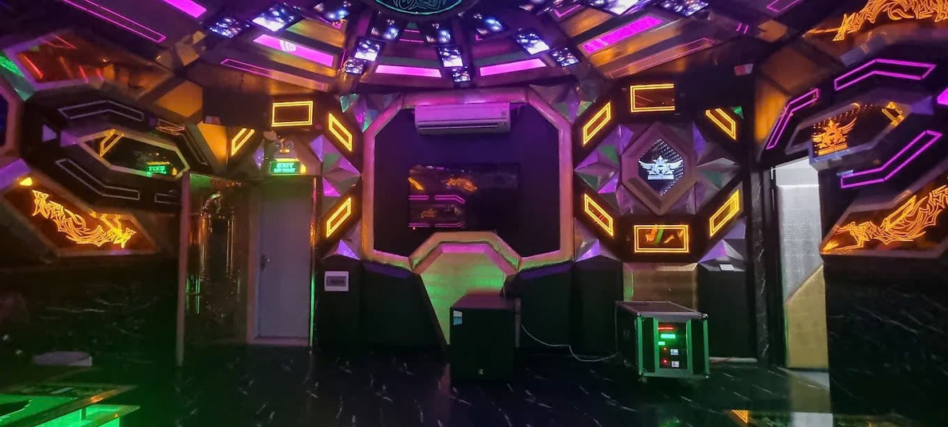 엠파이어 가라오케 KTV 나짱 인테리어와 조명 분위기